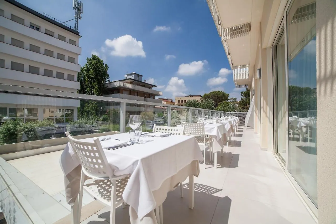 Hotel Majestic Milano Marittima 3*,